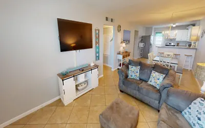Venus 306 is a 3 BR steps to Pool with easy beach access - sleeps 9