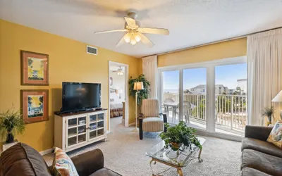 Seacrest 405 is 2 BR Gulfview on Okaloosa Island