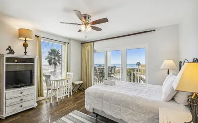 Seacrest 301A is a Gulf Front efficiency unit on Okaloosa Island