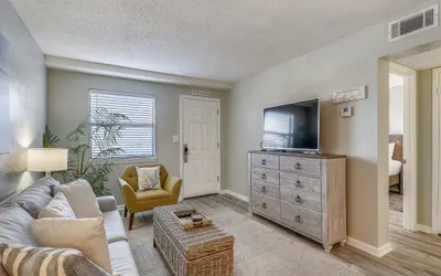 Venus 206 is a 1 BR on Okaloosa Island steps from the pool and easy beach access