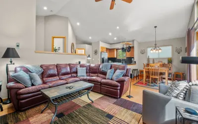 Cutty Sark Court #1 3BR Mountain Views