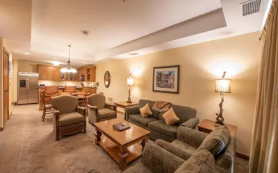 Comfortable, Spacious 2BR Mountaineer Square Condo