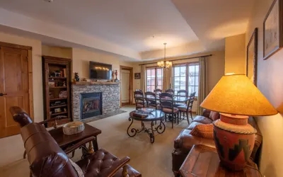 Large 3BR/4BA Condo in Mountaineer Square