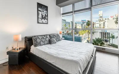 1BR Furnished Apartment in Hollywood - Walk of Fame