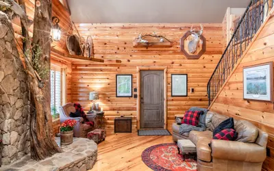 Iron Mountain Lodge On Watauga Lake - Adjacent to Cherokee National Forest