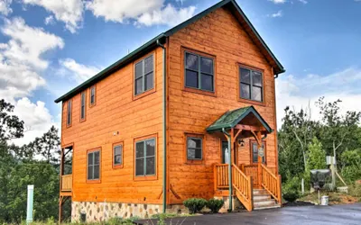 Smokies View Cabin with Air Hockey Table and Arcade Game