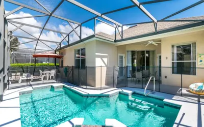 Relaxed 4 BR Home With Private Pool & Spa (137)