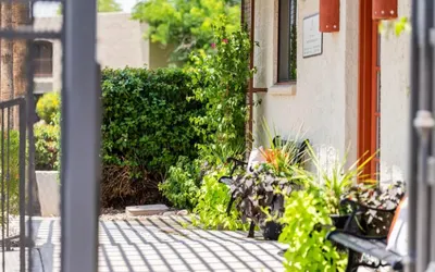 1 bedroom apartment with hot tub!