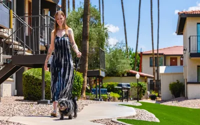 1 bedroom apartment with hot tub!