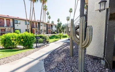 Scottsdale's premium short term getaway, Fully furnished 1 bedroom homes, FREE Golf, cable, utilities, Wi-Fi, parking, pool, and bike trails- Unit 231