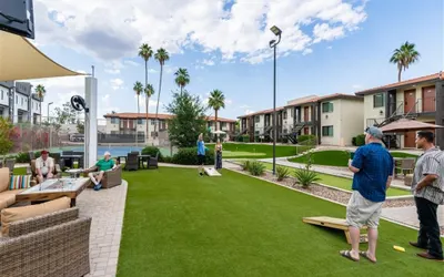 1 bedroom apartment with hot tub!