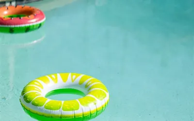 1 bedroom apartment with hot tub!