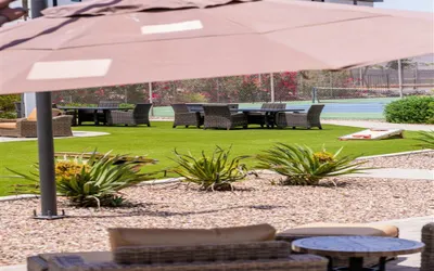 1 bedroom apartment with hot tub!