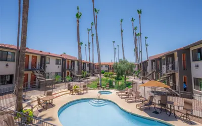 1 bedroom apartment with hot tub!
