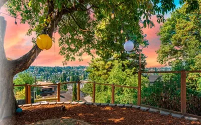 "The Fremont Overlook" with Nifty Backyard & Firepit