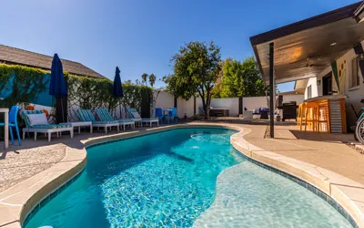 Luxury Pool & Hot Tub 5BR Home in Downtown Gilbert