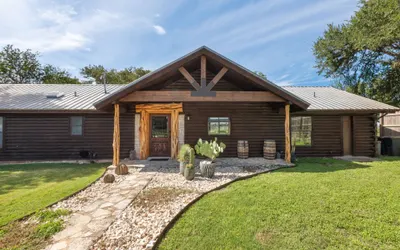 Guadalupe Bluff Log Cabin