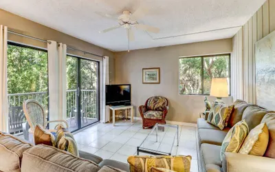 Pool View Condo with Access to Walking or Biking Pathway Throughout Amelia Island Plantation