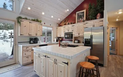 Beautifully Updated 6 Todd Home with Hot Tub and Easy Access to SHARC