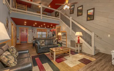 Bears Haven Cabin with Double Sided Gas Fireplace