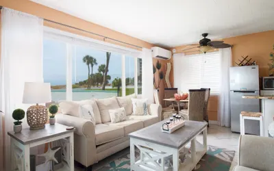 Tropic Terrace Resort #26 - Beach View Suite