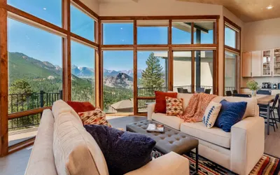 Azure Vista Vacation Home at Windcliff