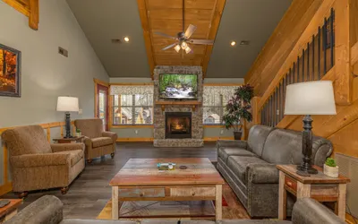 Chateau Bliss Chalet with Free Mini Golf Course