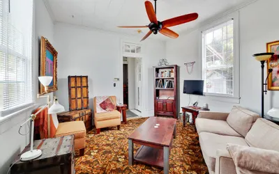 Bywater Home, Parking and Pet Friendly Retreat