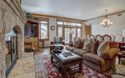 4Br Ski in/Ski out Condo - Top of Bachelor Gulch