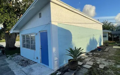 (UNIT 1) RIM CANAL BLUE FISHING COTTAGE - Access to Fishing, Just off Lake Okeechobee!