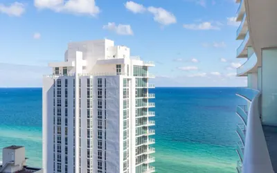 Private 1BR Side Ocean View at Hyde Beach Resort