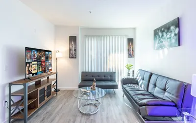 2BR Furnished Apartment on Gordon St Hollywood