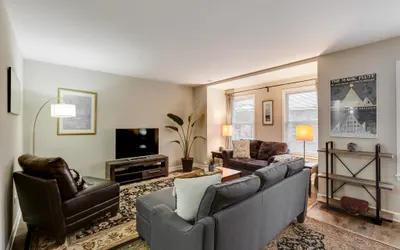 Great 6 BR/4 BA house for larger groups up to 12