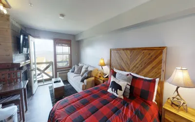 Highland House 315 - EPIC Sunrises await you in the Heart of the Village!