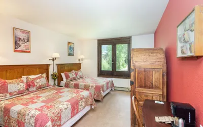 Manitou Lodge 2