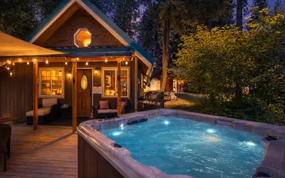 Lil Bigfoot Chalet | Cozy Hideaway | Quiet Escape | Mountain Feel