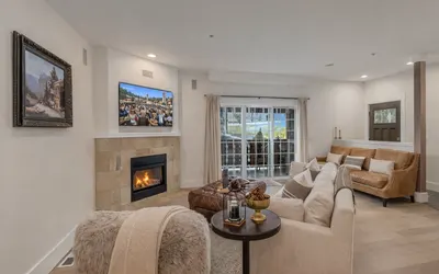 Bavarian Mountain Suite | Downtown Luxury | Walk to Front St | Fireplace