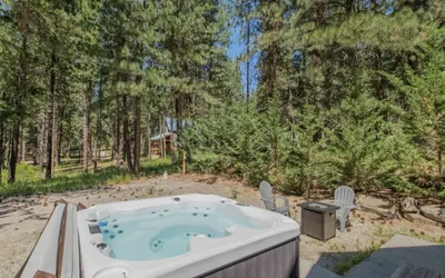 Cascade Adventure Cabin
