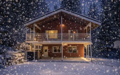 Maple Leaf Lodge | Comfortable Gathering | Hot Tub | Seasonal Pool