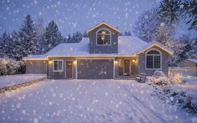 All Seasons Getaway | Year-Round Fun | Seasonal Pool | Hot tub