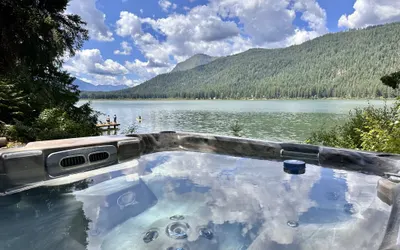 Alpine Lake Escape on Fish Lake