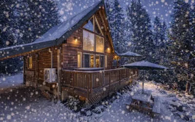 Raven Haven Lodge | Private Serenity | Secluded | Hot tub