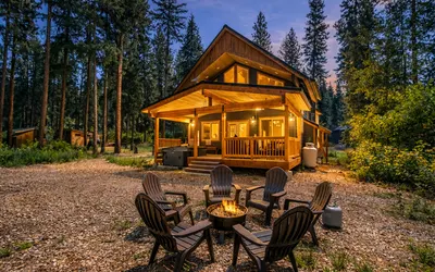 Compass Cabin | Cozy | Central Location | Hot tub | Deck Life