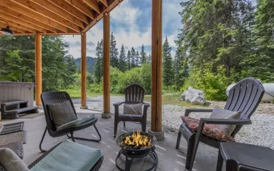 Bearfoot Chalet | Secluded Comfort | Hot tub | Starry Skies