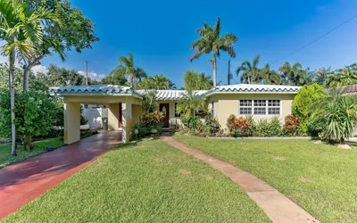 Beautiful Comfy Home With Hot Tub Close To Beach