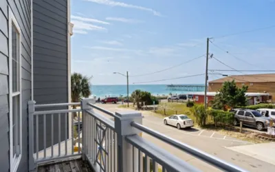 Kure Beach Villa - Enjoy three levels of luxury! Outdoor pool and garage parking!