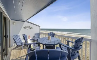 Conched Out - Feel the ocean breezes as you relax on the deck overlooking the lovely Carolina Beach coastline