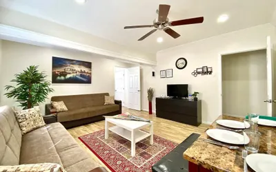 10 min to the beach  Perfect for a family or groups  Unit 1602