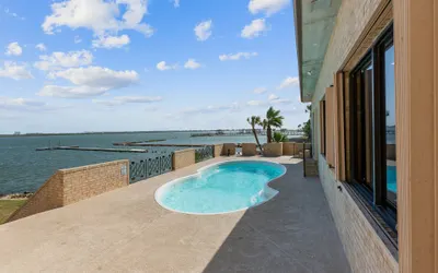 Bay Dreamer - Massive Bayfront Home w/ Private Pool