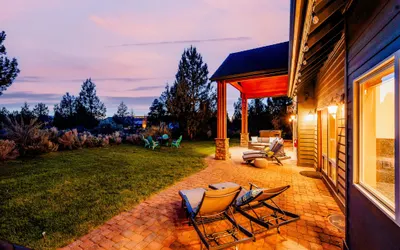 Family-Friendly Dara Oaks Home with Private Hot Tub and BBQ on the Deck